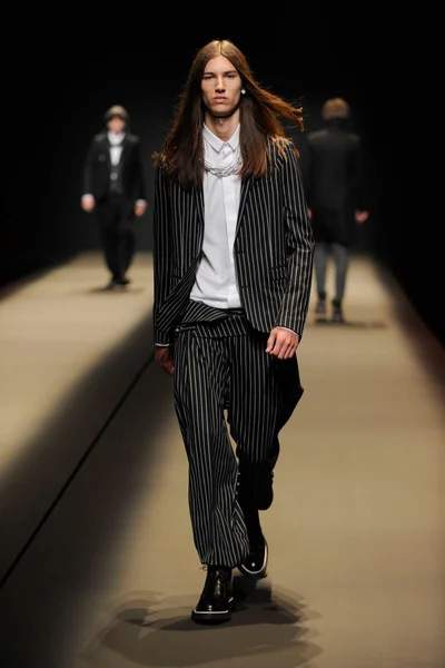 Look 8